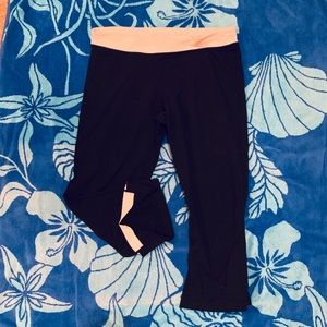 Lululemon cropped workout pants